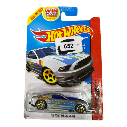 13 FORD MUSTANG GT (652)